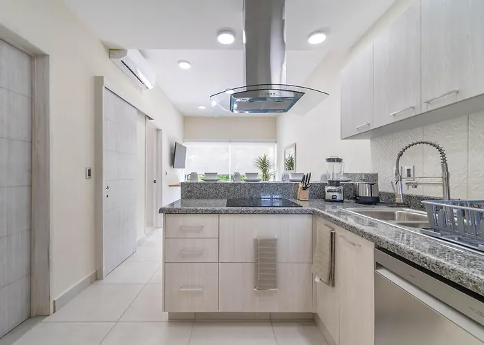 2 Bd With Balcony, Rooftop Pool, Hot Tub, Gym #207 Сasa de vacaciones Playa del Carmen