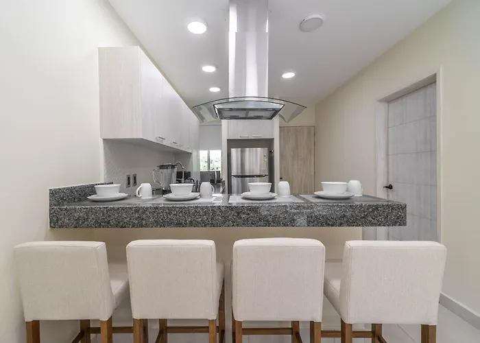 2 Bd With Balcony, Rooftop Pool, Hot Tub, Gym #207 Сasa de vacaciones *
