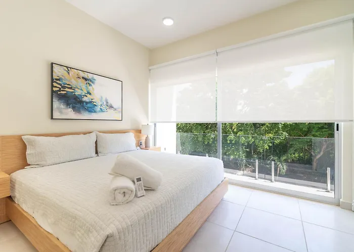 2 Bd With Balcony, Rooftop Pool, Hot Tub, Gym #207 Сasa de vacaciones *