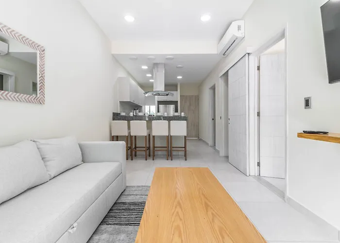 Сasa de vacaciones 2 Bd With Balcony, Rooftop Pool, Hot Tub, Gym #207